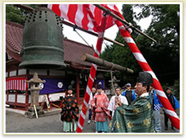 妻垣神社　ともかき２号　釣鐘65年ぶりの里帰り