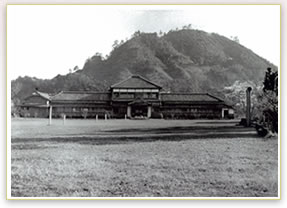 妻垣神社　騰宮学館