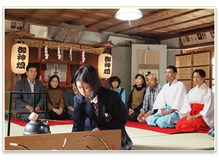 妻垣神社　安心院高校茶道部によるお茶会・献茶式
